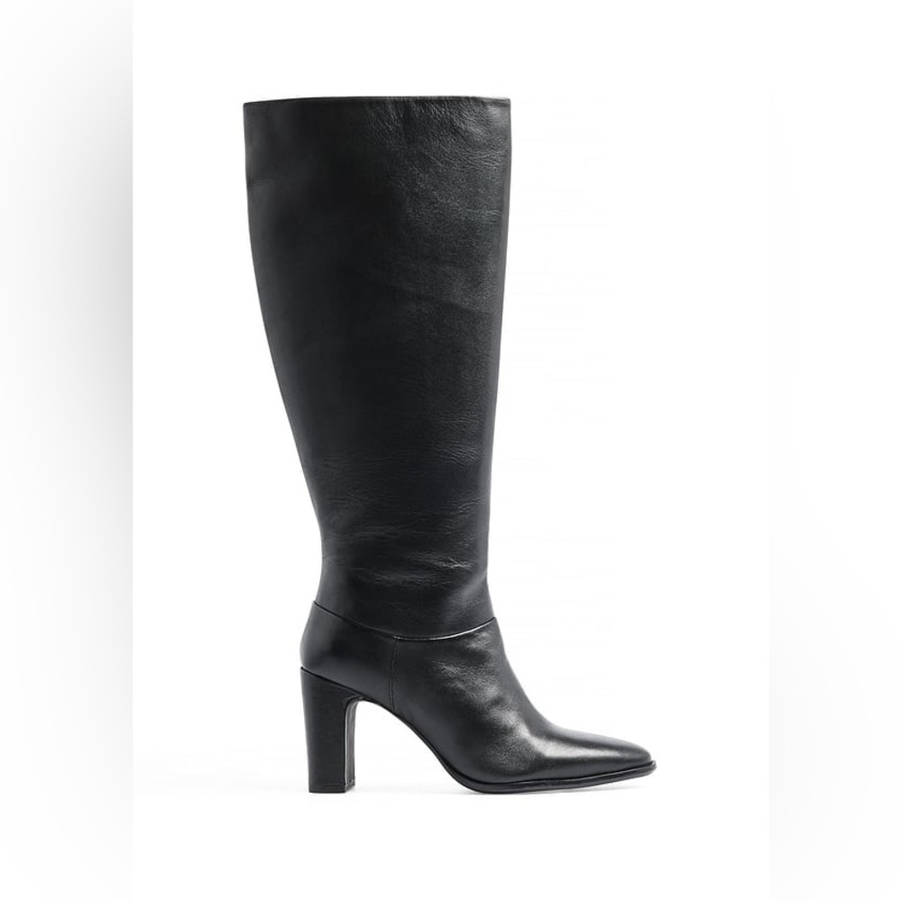 Sleek Black Heeled Women's Boots
